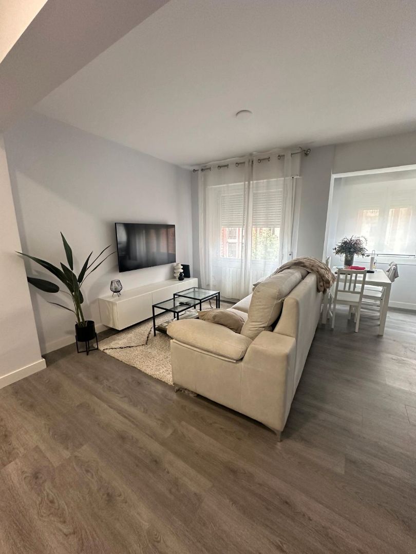 Living room of Flat for sale in  Logroño  with Air Conditioner and Heating
