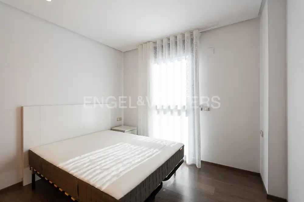 Dormitori de Apartament de lloguer en Museros amb Aire condicionat, Calefacció i Parquet