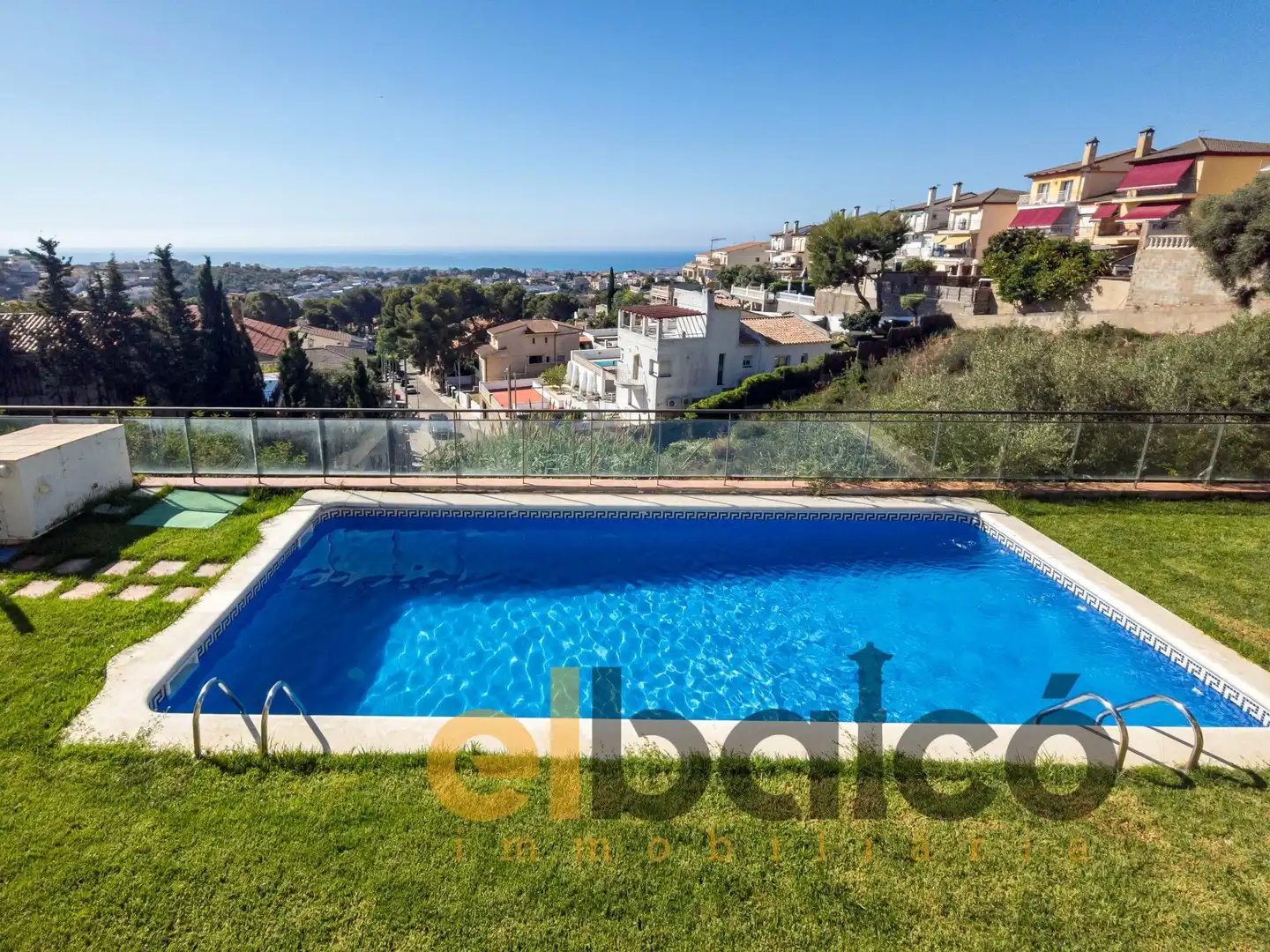 Piscina de Casa adosada en venda en Calafell amb Calefacció, Jardí privat i Parquet