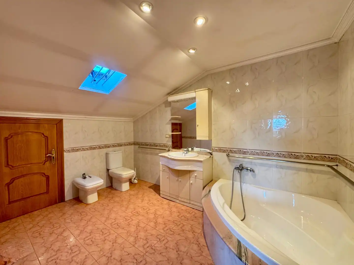 Badezimmer von Haus oder Chalet zum Verkauf in Redondela mit Heizung, Privatgarten und Parkett