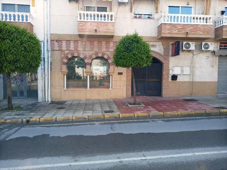 Vista exterior de Local en venda en Las Gabias