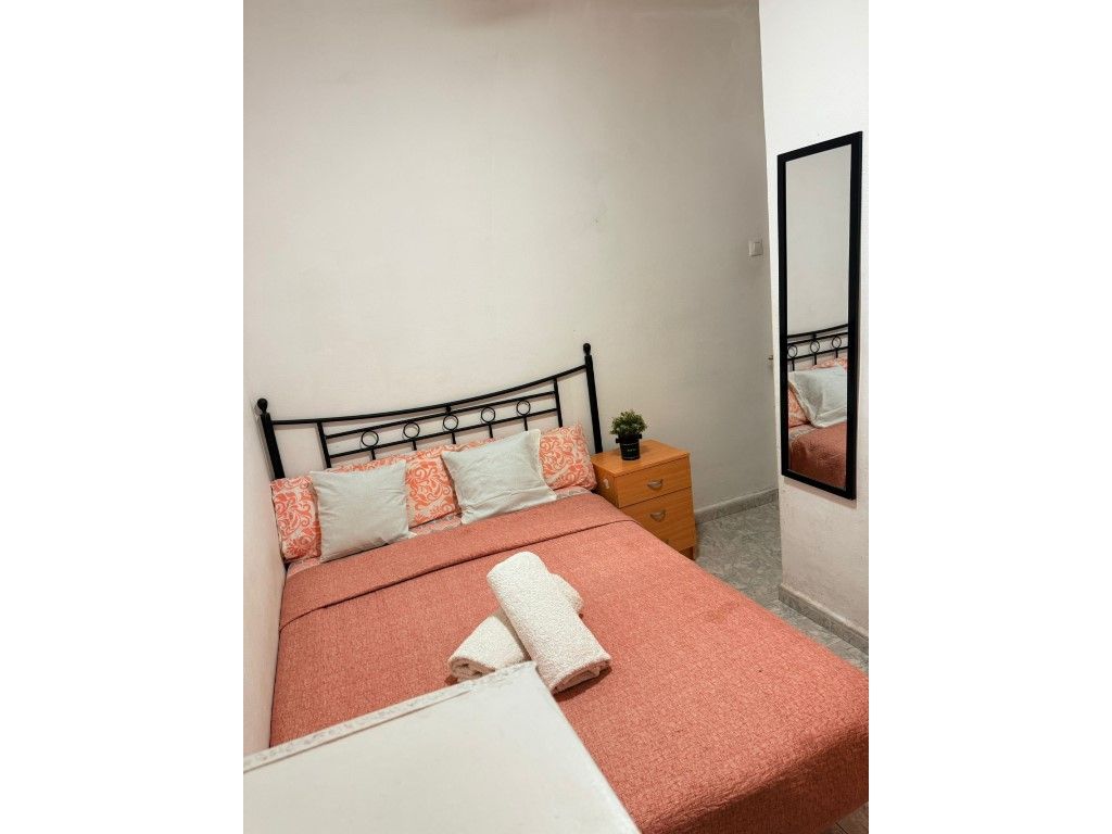 Bedroom of Flat to share in  Barcelona Capital  with Furnished, Washing machine and Microwave