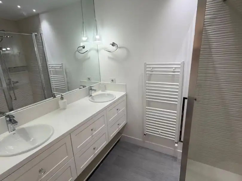 Badezimmer von Maisonette zum Verkauf in Ciudad Real Capital mit Klimaanlage, Terrasse und Balkon