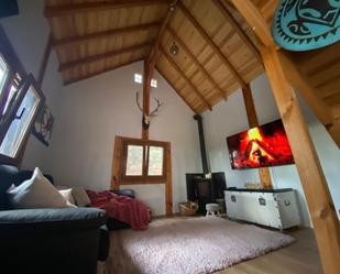 Sala d'estar de Casa o xalet en venda en Sevilla la Nueva amb Calefacció, Jardí privat i Terrassa