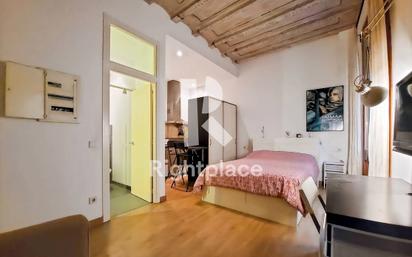 Bedroom of Flat for sale in  Barcelona Capital  with Air Conditioner, Heating and Oven