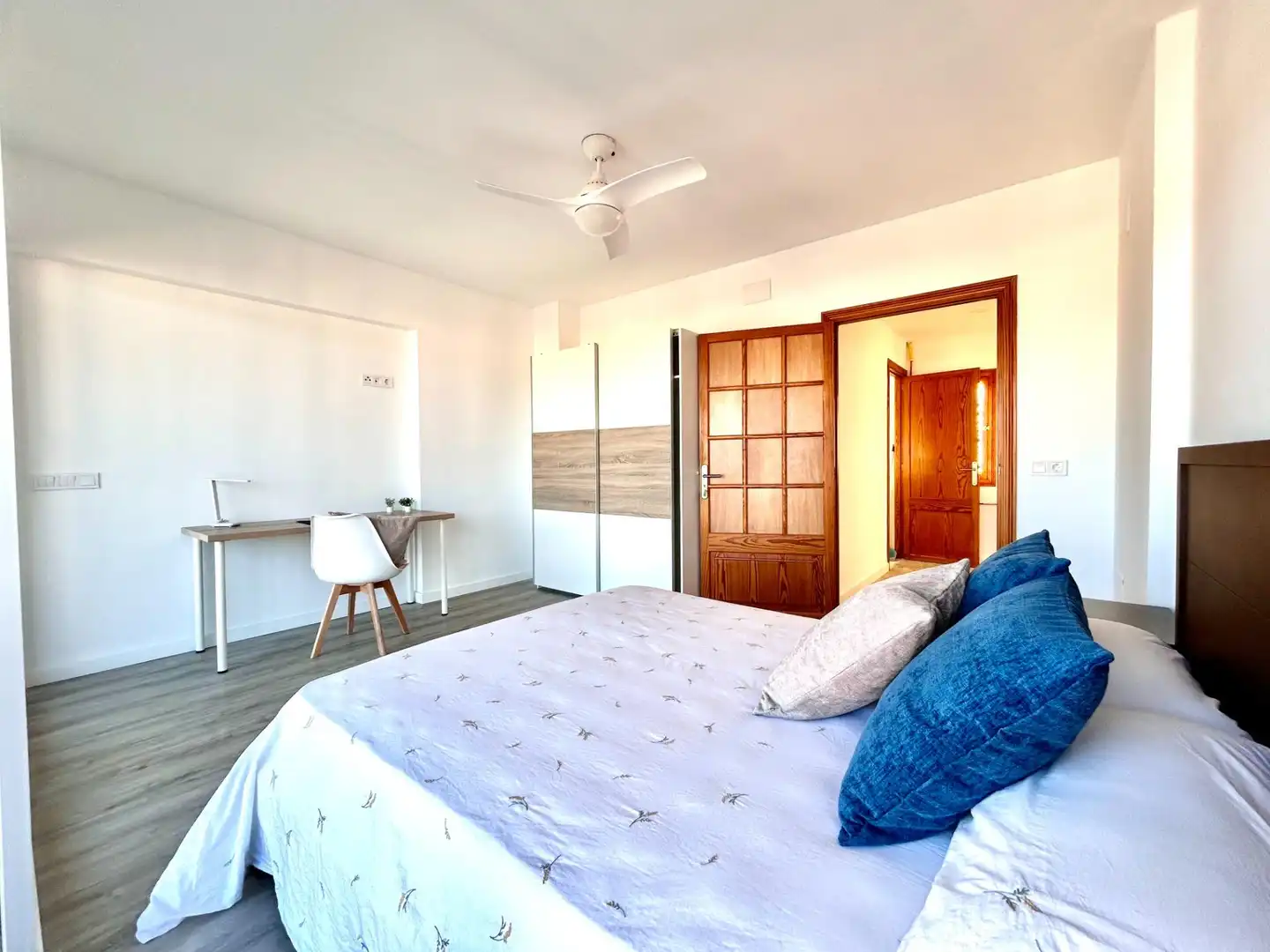 Bedroom of Flat for share in Inca  with Parquet flooring, Terrace and Furnished