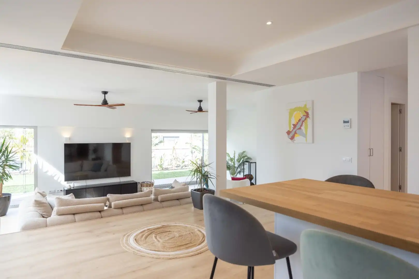 Sala d'estar de Casa o xalet en venda en Esplugues de Llobregat amb Aire condicionat, Calefacció i Jardí privat