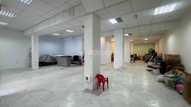 Local comercial en Venta en Ambroz