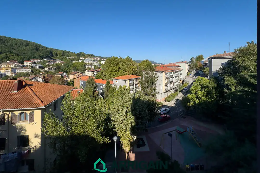 Vista exterior de Pis en venda en Donostia - San Sebastián  amb Calefacció, Traster i Balcó