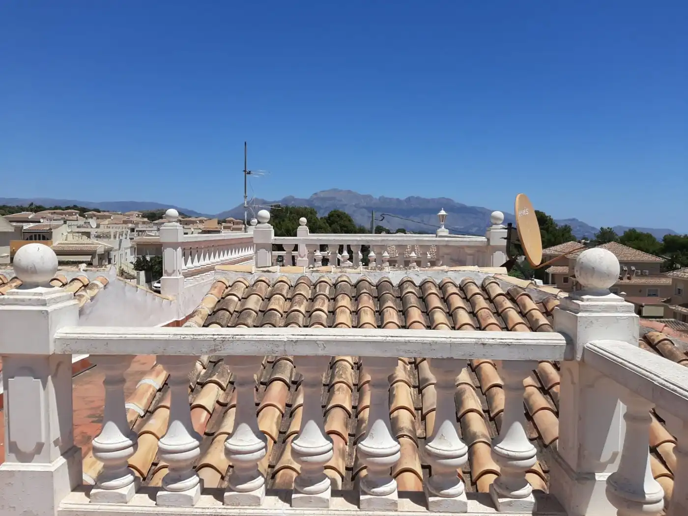 Exterior view of Houses for sale in La Nucia  with Private garden, Terrace and Furnished