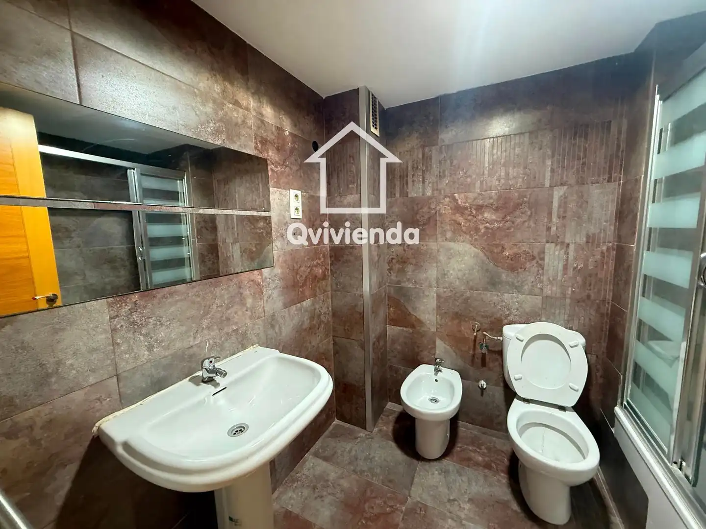 Badezimmer von Wohnung zum Verkauf in Sabadell mit Heizung und Terrasse