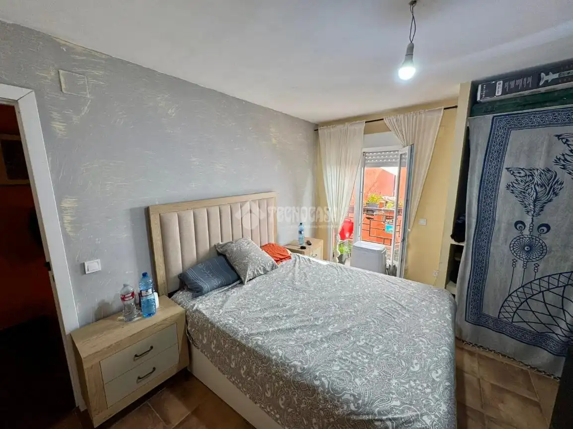 Habitación de Casa adosada en venta en Tarancón con Terraza y Internet