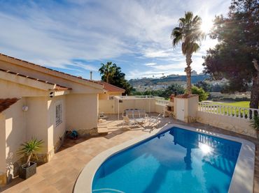 Chalet con balcón en venta en Calle San Miguel