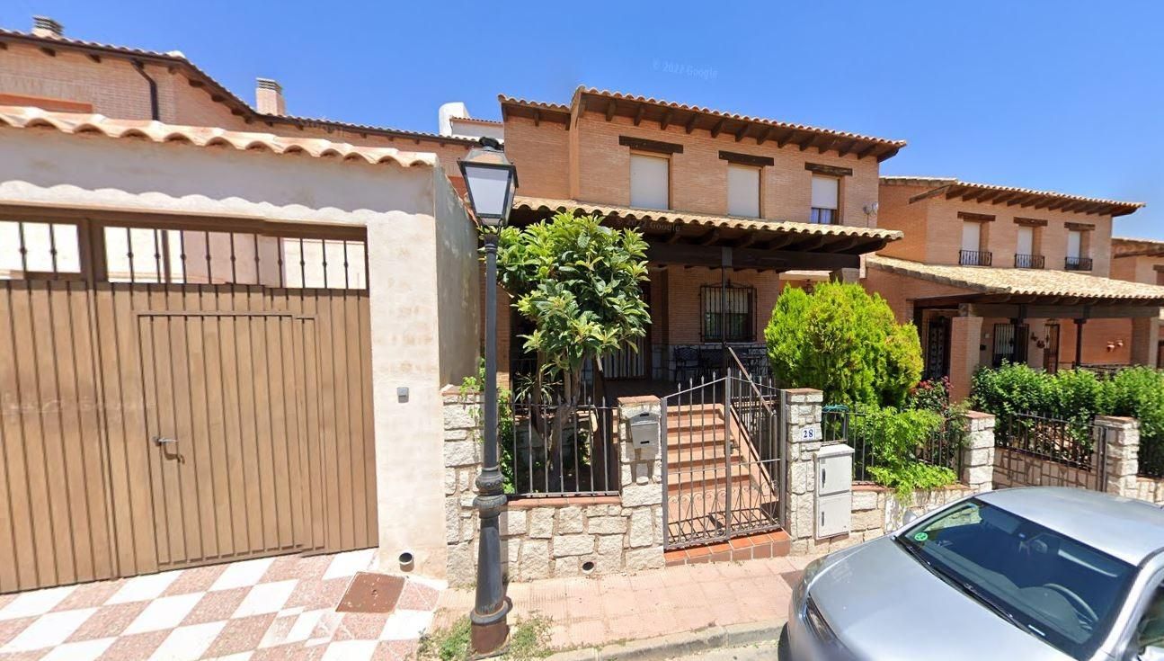 Vista exterior de Casa o chalet en venta en Los Yébenes con Jardín privado