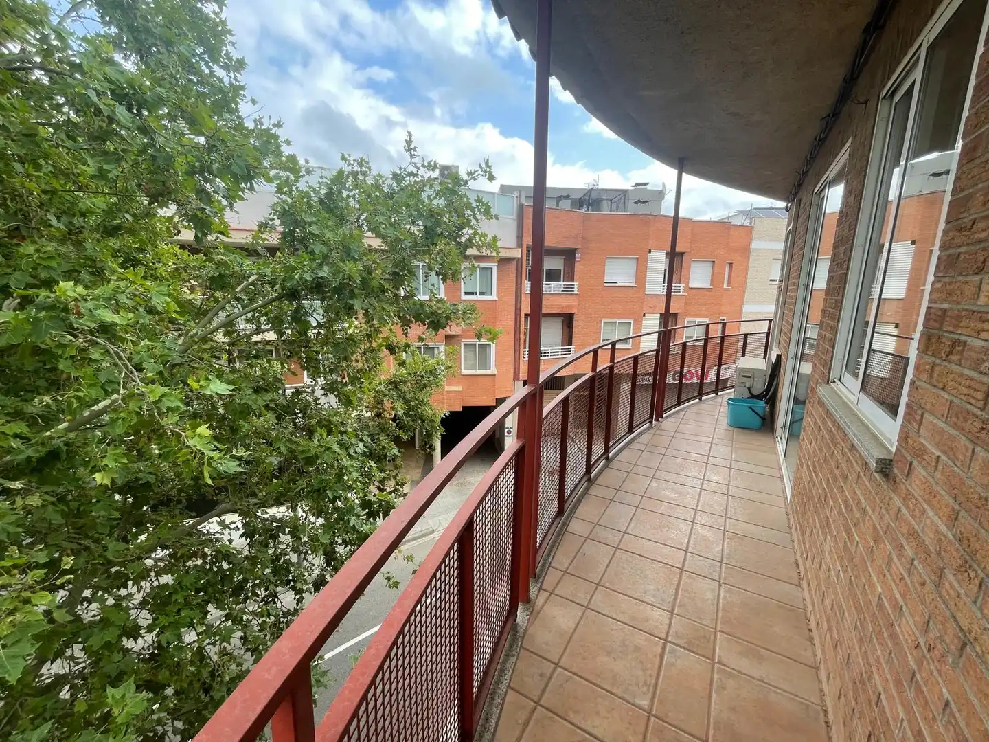 Terrasse von Einfamilien-Reihenhaus zum Verkauf in Reus mit Klimaanlage, Heizung und Abstellraum
