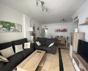 Sala d'estar de Apartament en venda en Marbella amb Aire condicionat, Calefacció i Terrassa