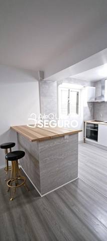 Piso en Alquiler en de Albeniz en Chorrillo