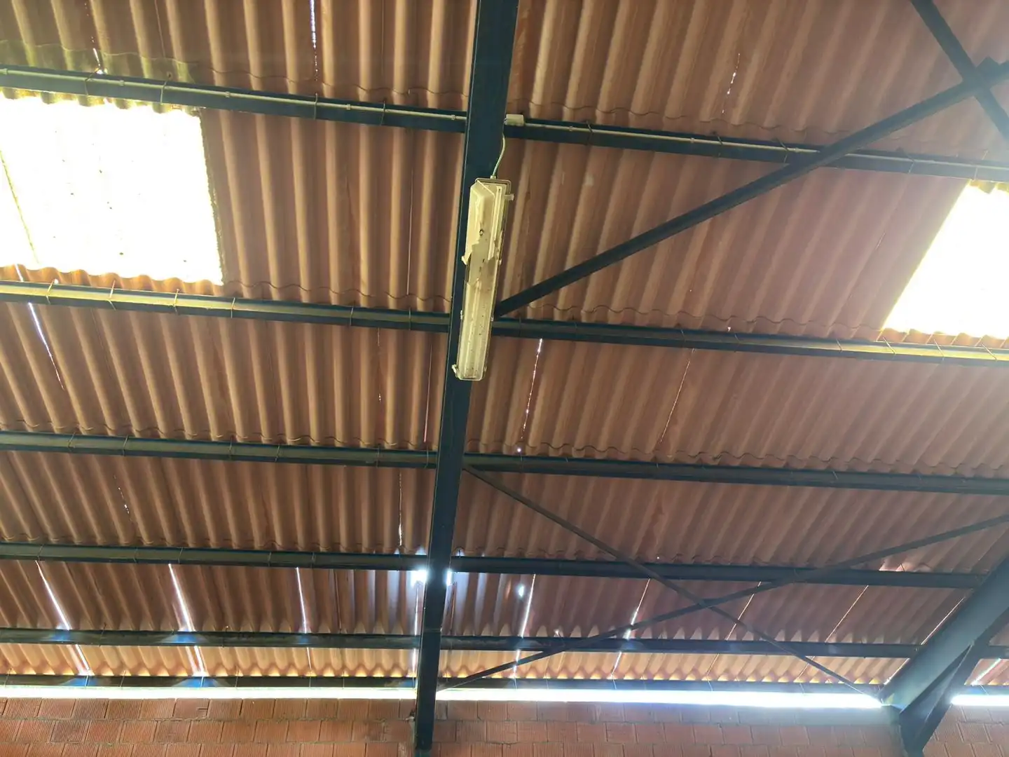 Vista exterior de Nave industrial en venta en Valdepiélago