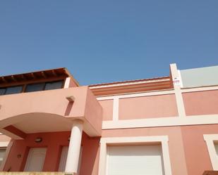 Exterior view of Single-family semi-detached for sale in Puerto del Rosario  with Air Conditioner, Terrace and Furnished