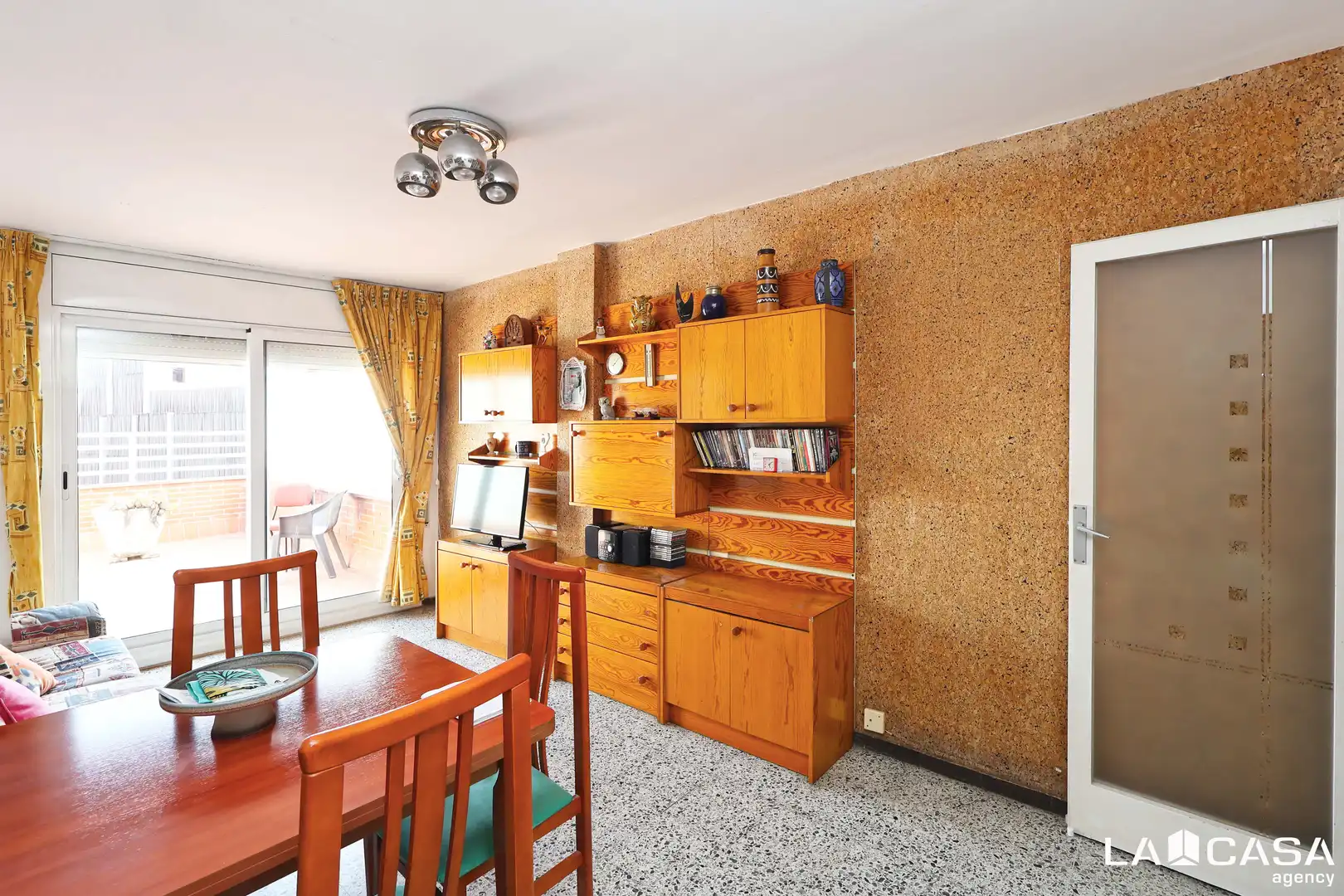 Comedor de Ático en venta en L'Hospitalet de Llobregat con Calefacción, Terraza y Balcón