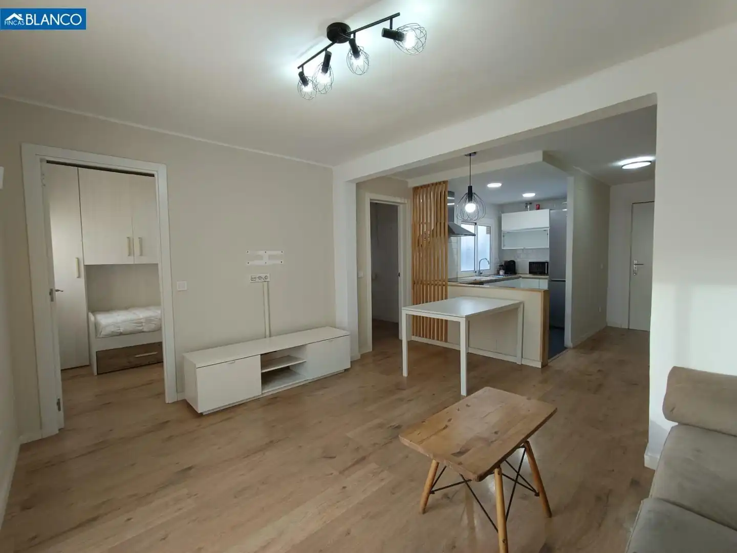 Living room of Attic for sale in L'Hospitalet de Llobregat  with Heating, Parquet flooring and Terrace