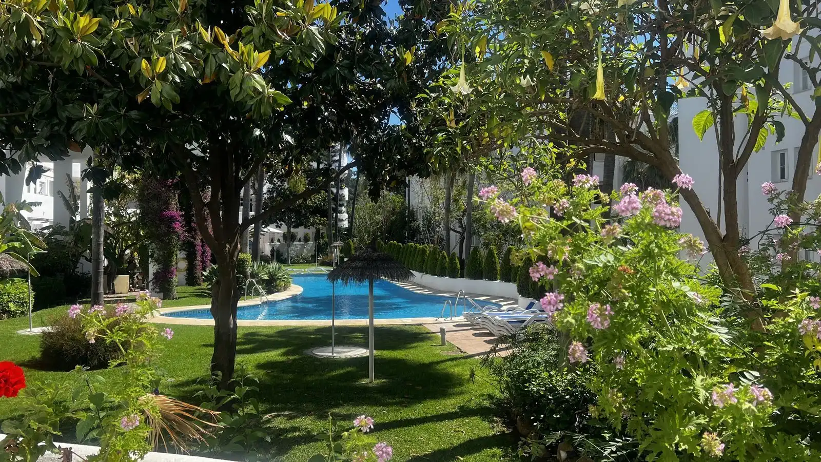 Piscina de Apartamento en venta en Marbella con Aire acondicionado, Terraza y Trastero