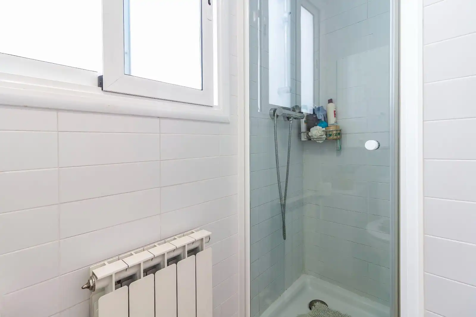 Badezimmer von Wohnung zum Verkauf in Sabadell mit Heizung, Parkett und Terrasse