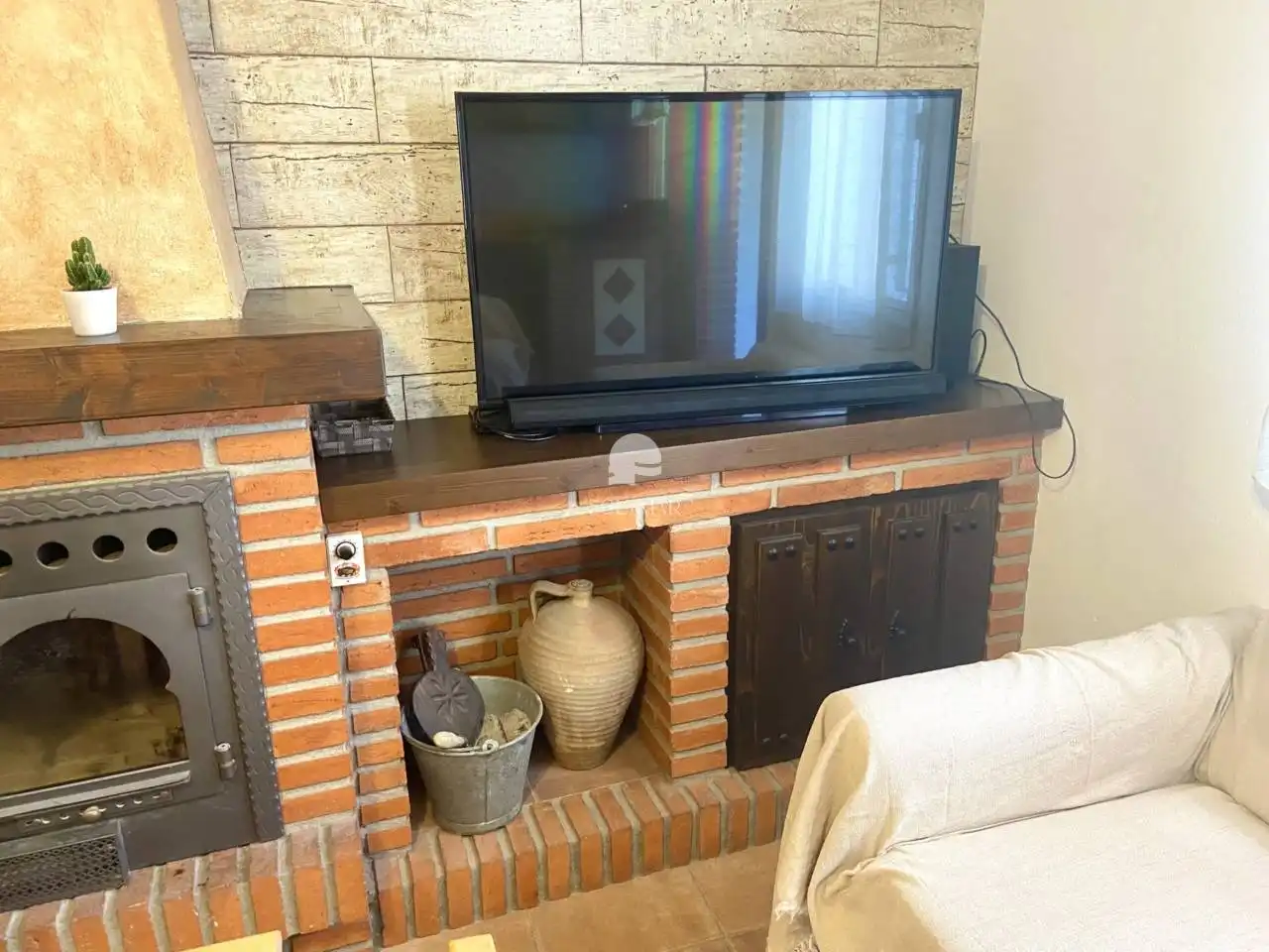 Sala d'estar de Finca rústica de lloguer en Árchez amb Aire condicionat i Piscina