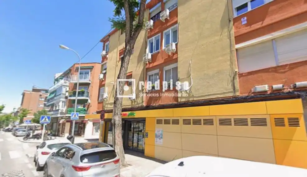 Vista exterior de Piso en venta en Madrid