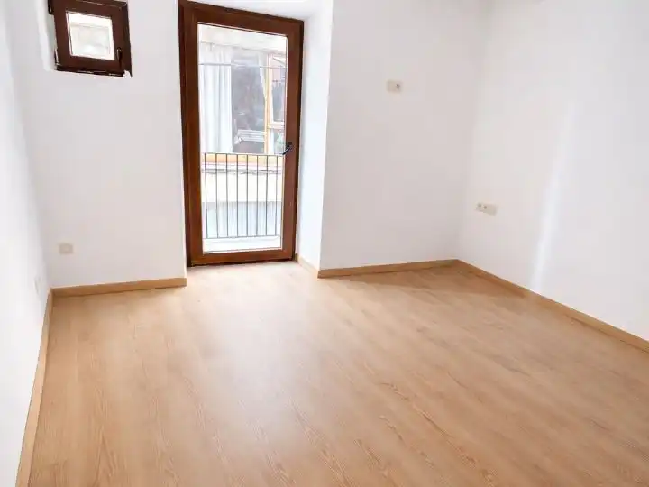Piso en venta en Abat oliba 7, imagen 2