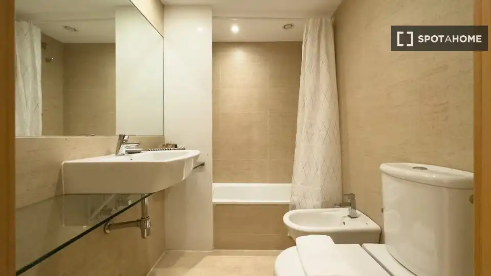 Flat with terrace to rent in Sant Martí, imagen 8