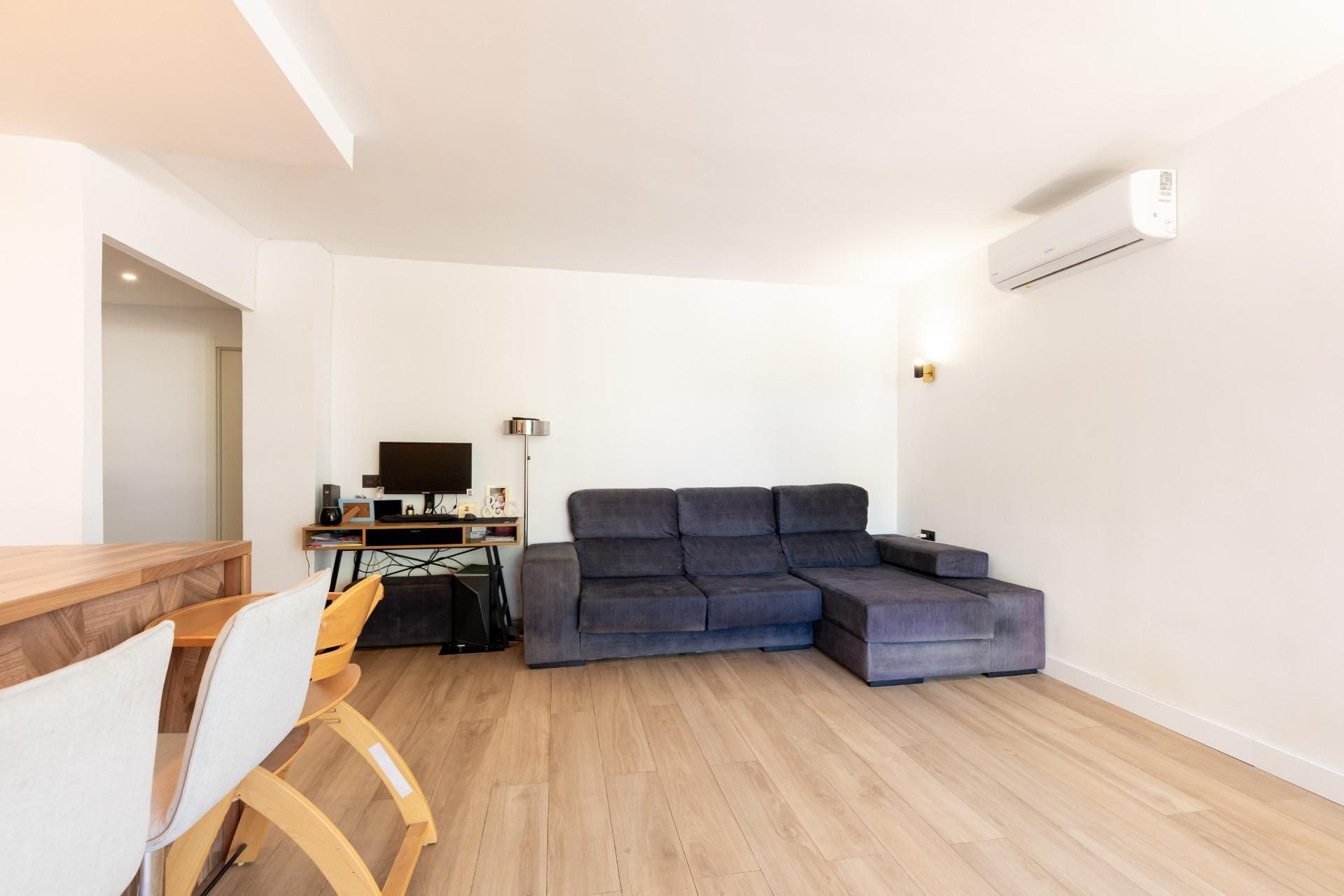 Living room of Flat for sale in Calvià  with Air Conditioner, Terrace and Community pool