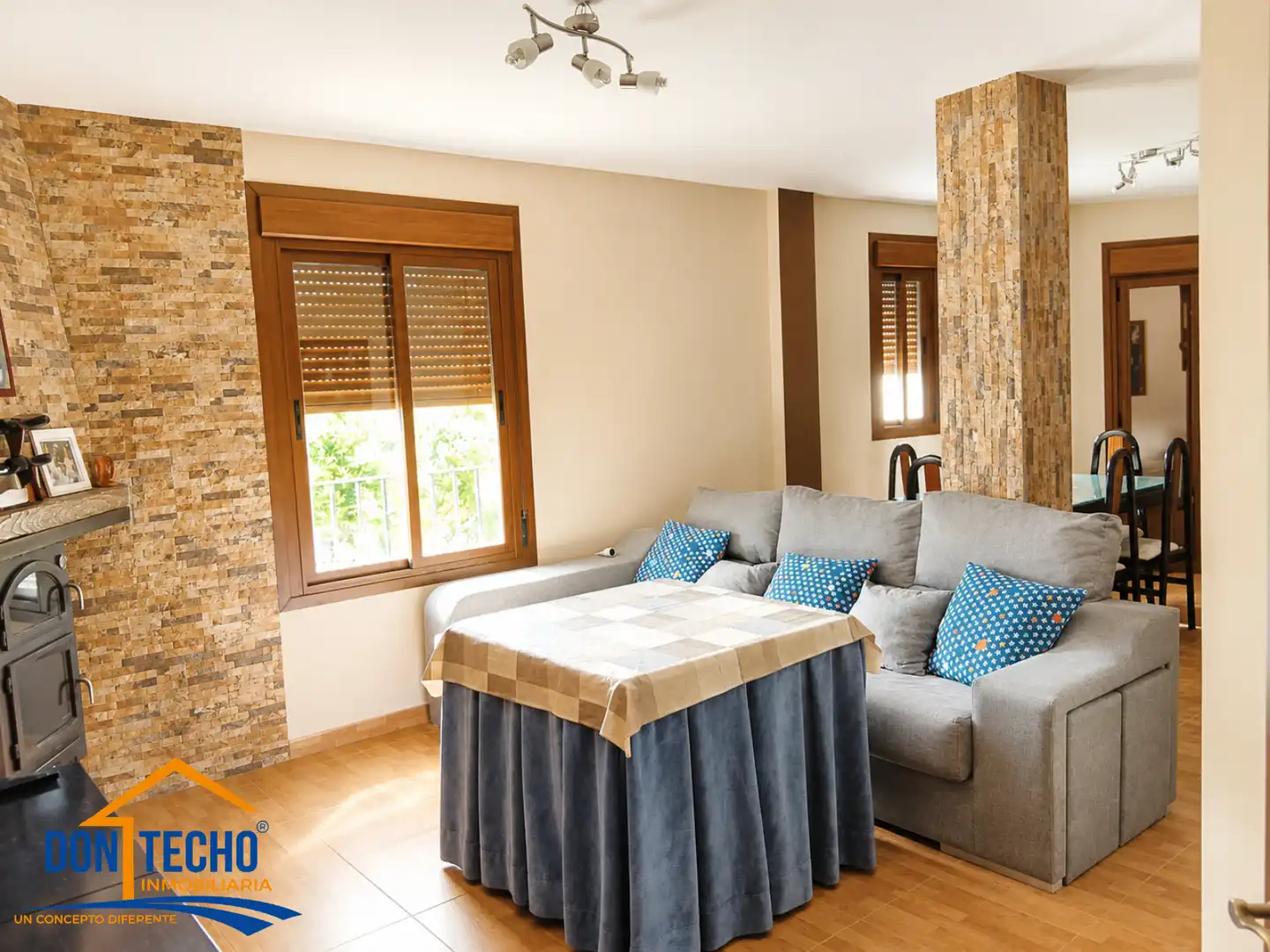 Living room of Flat for sale in Yunquera  with Heating, Terrace and Oven