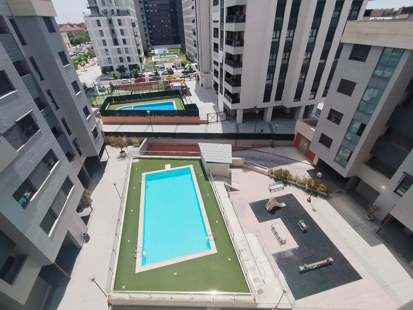 Piscina de Piso de alquiler en Valladolid con Calefacción, Parquet y Amueblado