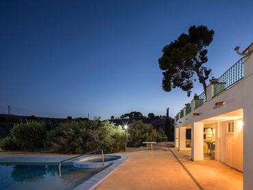 Chalet con balcón en venta en Monóvar  / Monòver