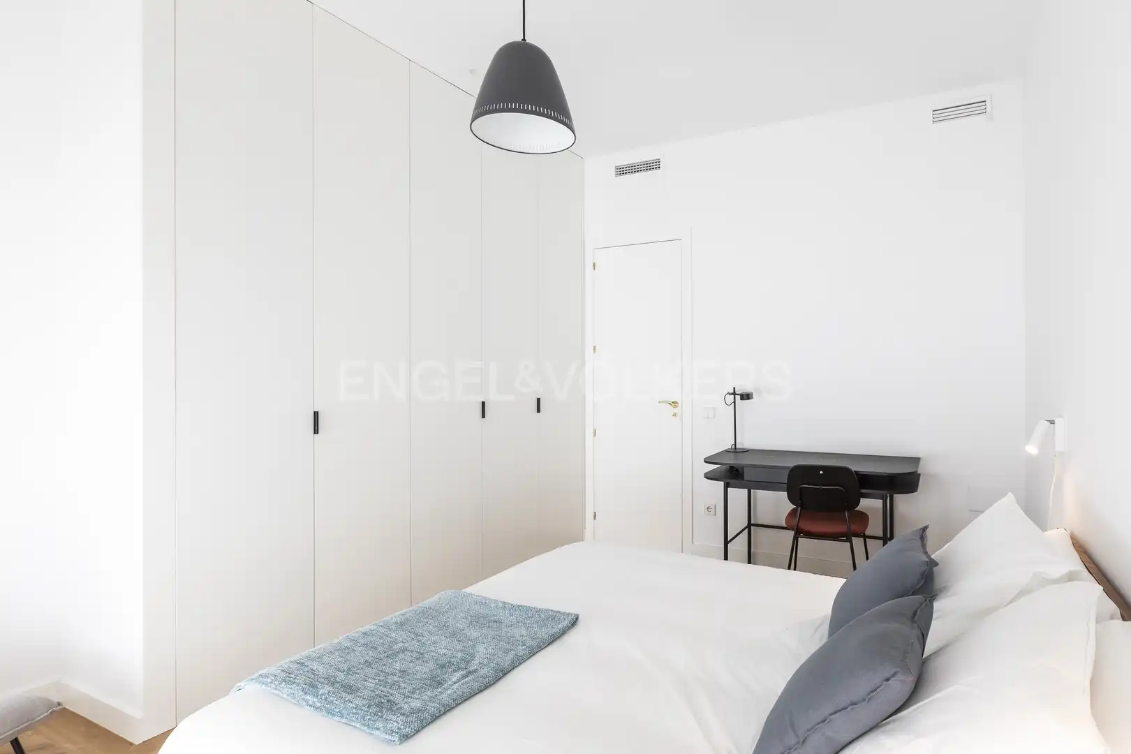 Schlafzimmer von Wohnung zum Verkauf in Madrid mit Klimaanlage, Heizung und Möbliert