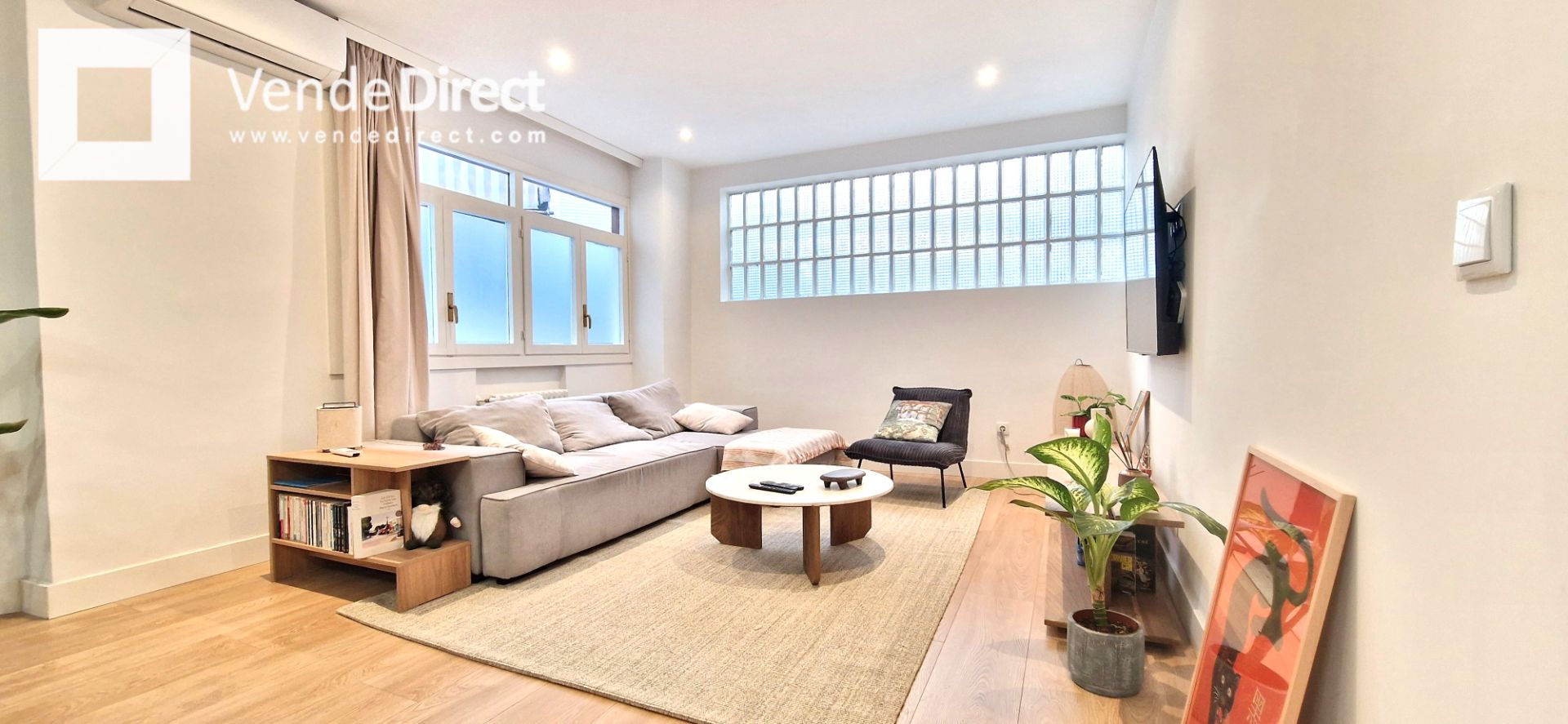 Living room of Flat for sale in  Madrid Capital  with Air Conditioner, Heating and Furnished