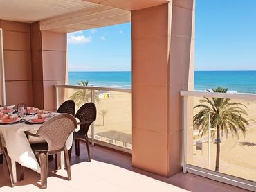 Mini appartamento con balcone in affitto a Playa de Gandia