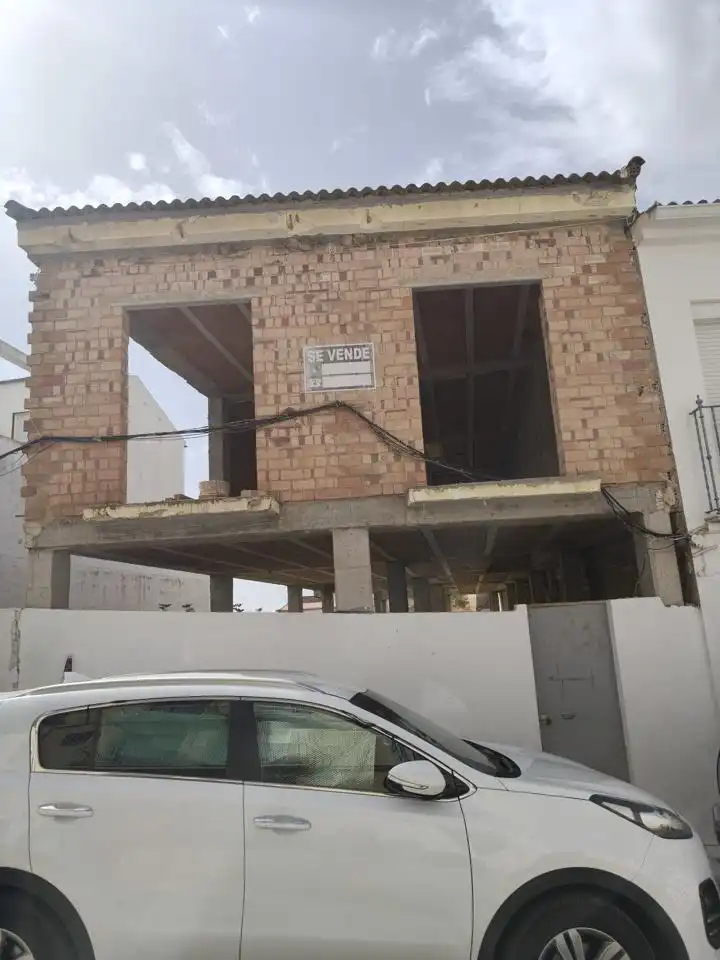 Haus zum Verkauf in Moral