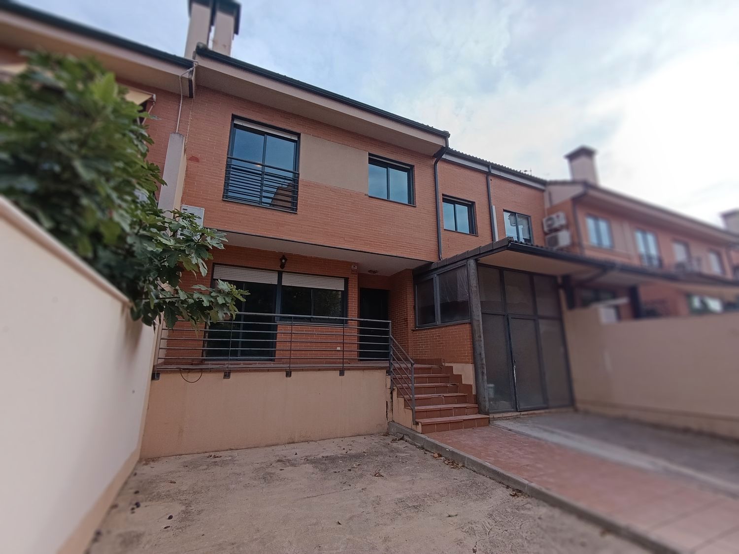 Vista exterior de Casa o chalet en venta en Ciudad Real Capital con Aire acondicionado, Calefacción y Parquet