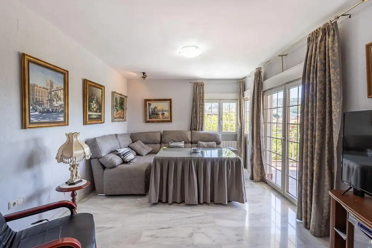 Chalet con piscina en venta en Alfacar, imagen 6