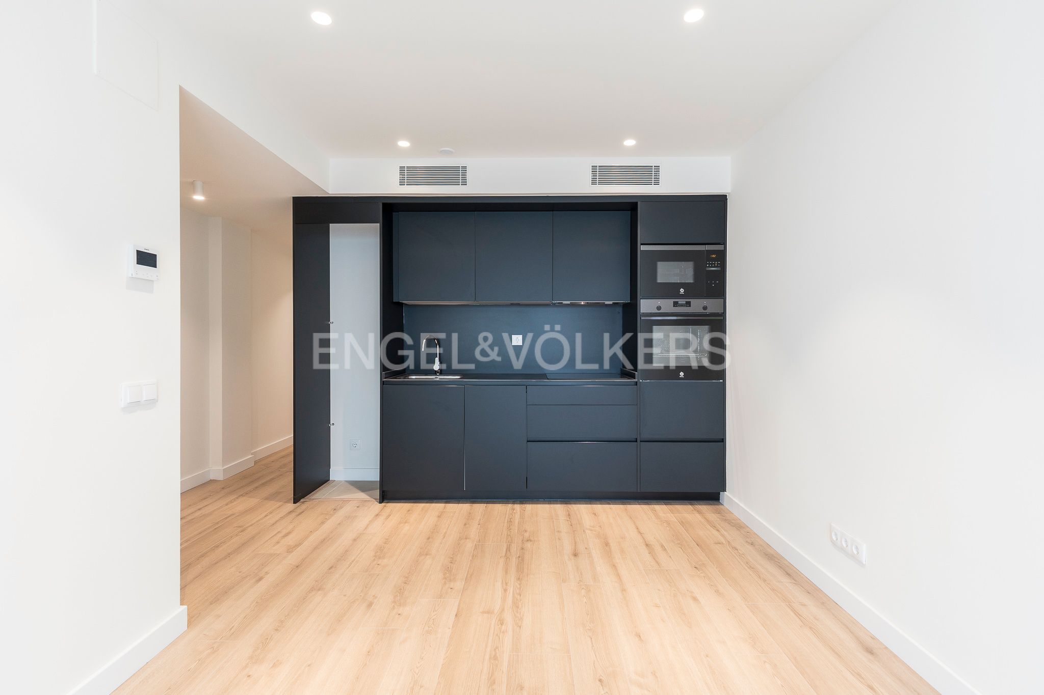 Cocina de Apartamento en venta en  Barcelona Capital con Aire acondicionado, Calefacción y Jardín privado