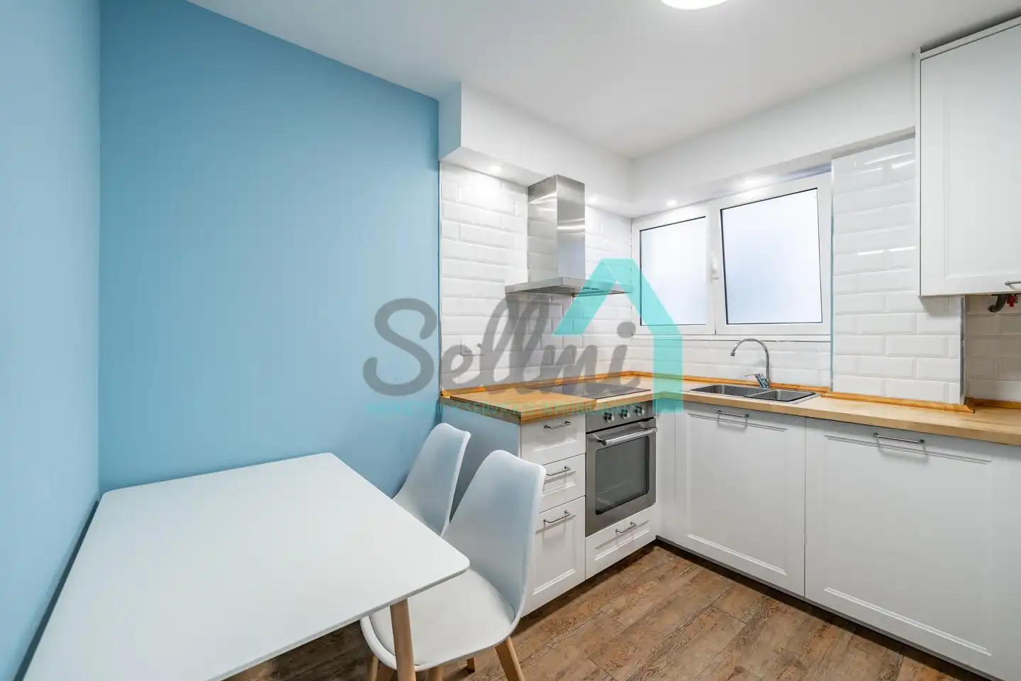 Kitchen of Flat for rent in Gijón   with Heating, Terrace and Furnished