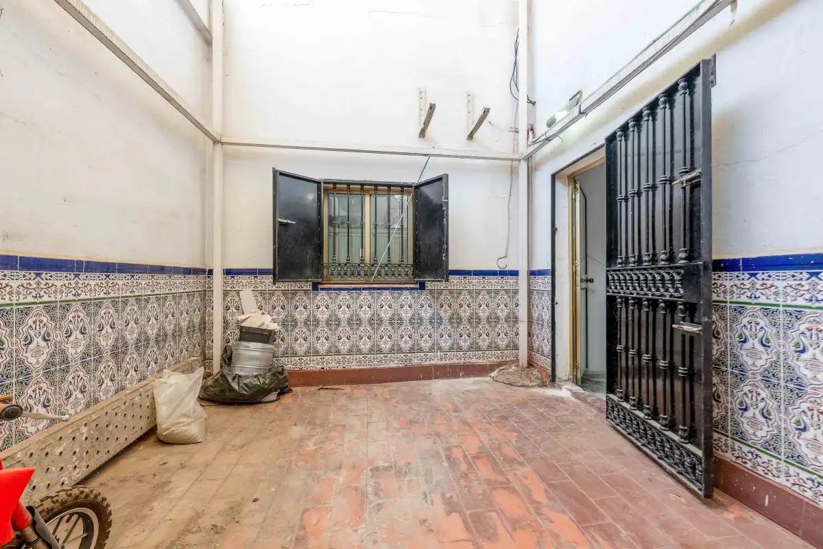 Casa adosada en venda en Sevilla amb Calefacció