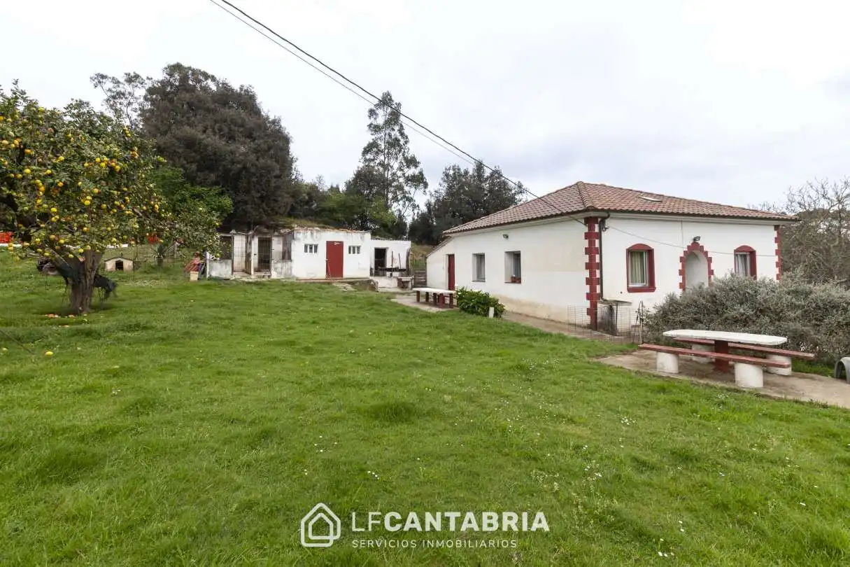 Vista exterior de Casa o chalet en venta en Camargo con Calefacción y Trastero