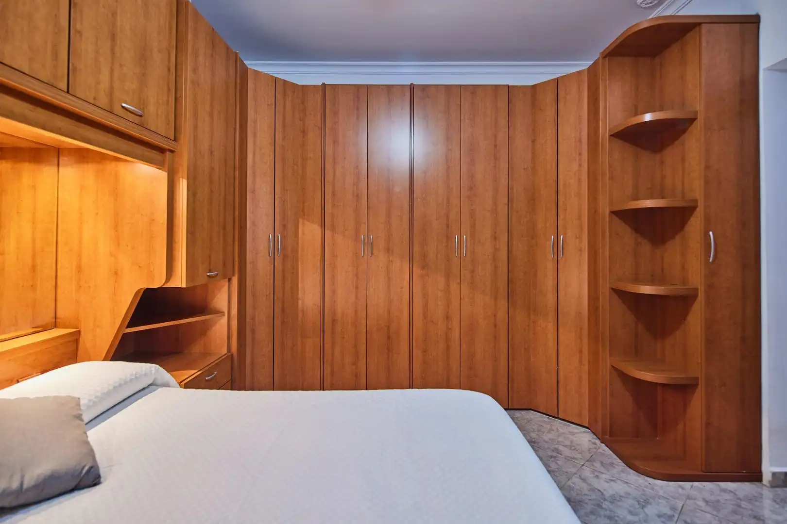 Schlafzimmer von Wohnung zum Verkauf in Cádiz mit Klimaanlage, Abstellraum und Balkon