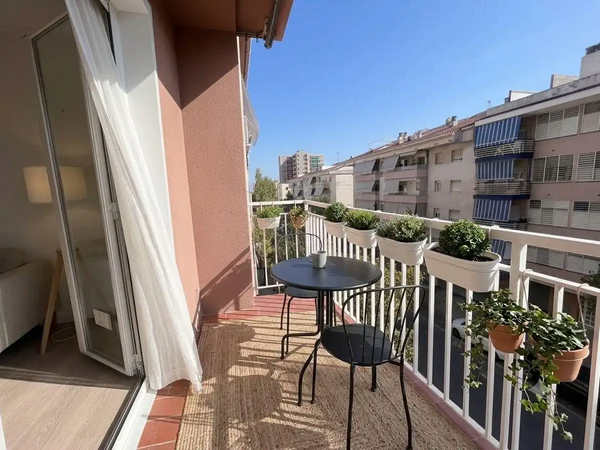 Terrasse von Wohnung zum Verkauf in Vilanova i la Geltrú mit Parkett und Balkon