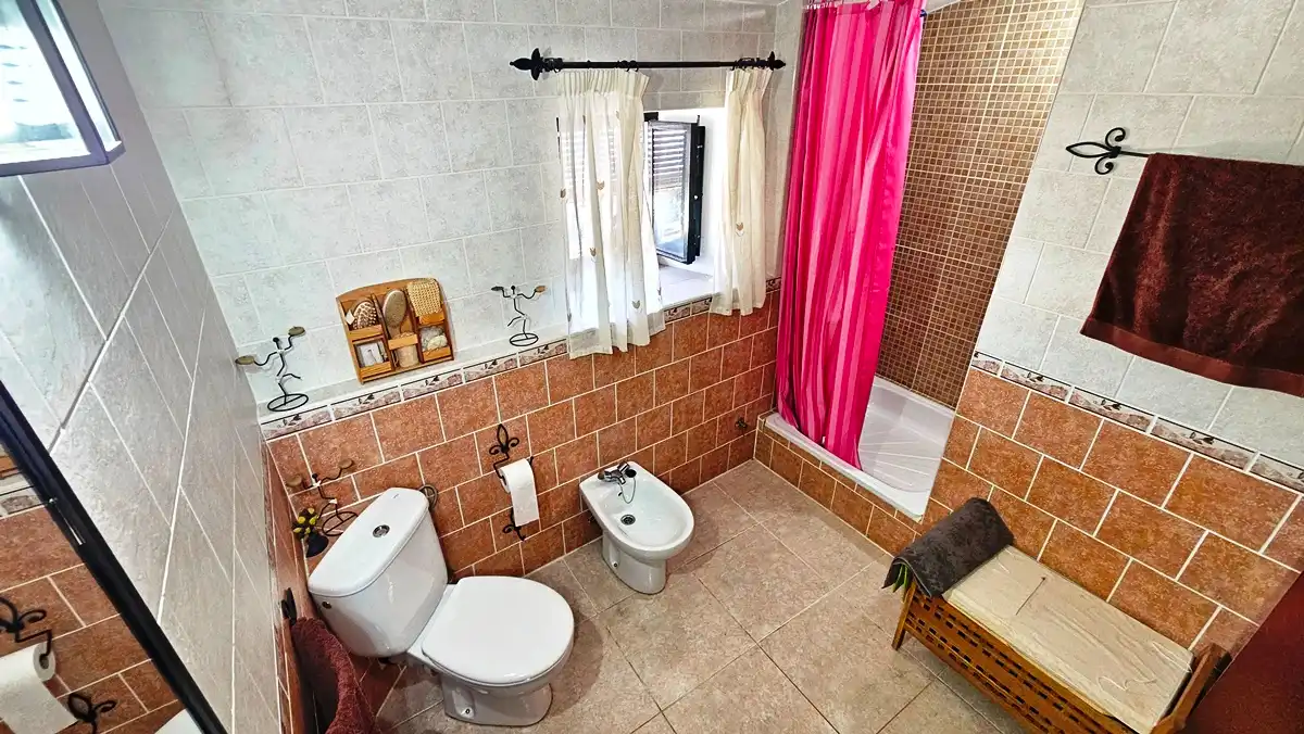Bany de Casa o xalet en venda en Almonaster la Real amb Jardí privat, Terrassa i Traster