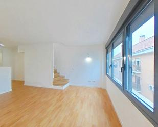 Sala d'estar de Dúplex de lloguer en  Madrid Capital amb Terrassa