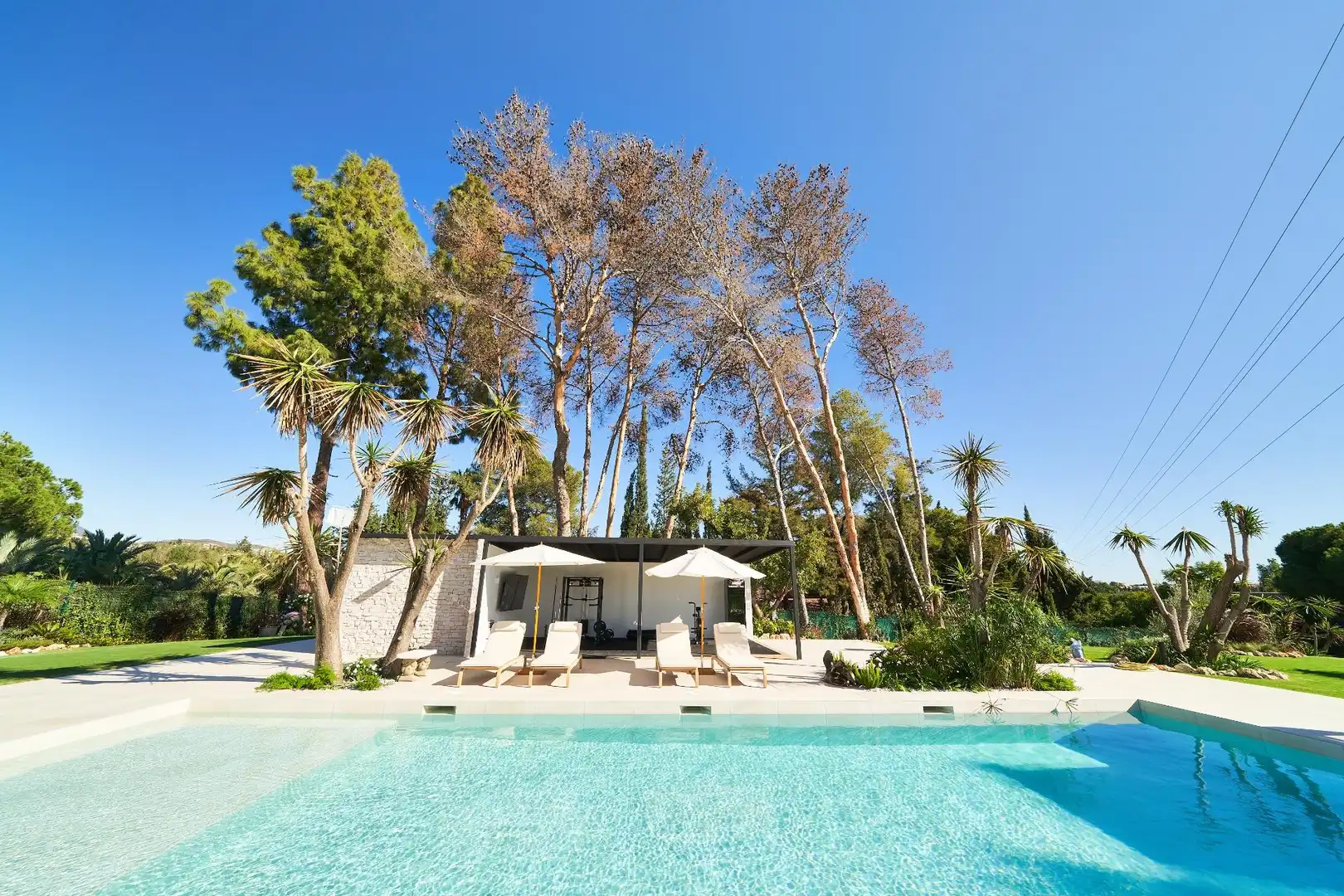 Piscina de Casa o chalet en venta en Marbella con Aire acondicionado, Calefacción y Jardín privado